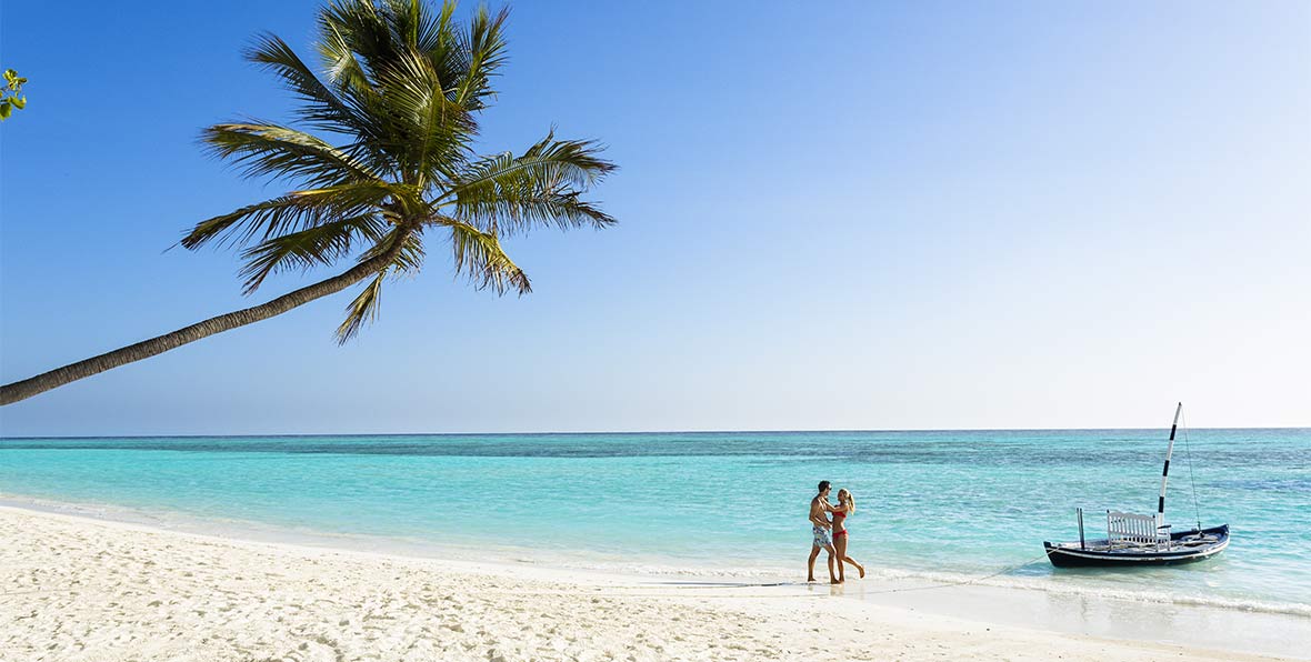 passeggiando sulla spiaggia del Meeru Island Resort & Spa