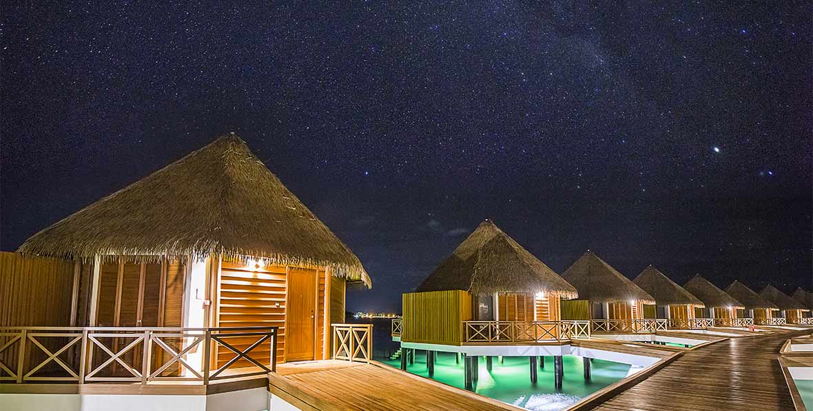 Mercure Maldives Kooddoo Resort - arenatours.com