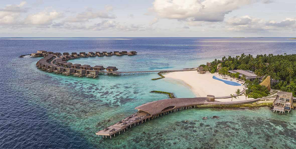 The St Regis Maldives Vommuli Resort - arenatours.com