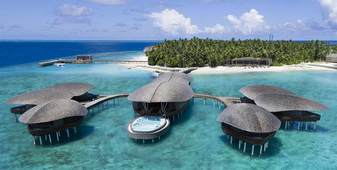 The St Regis Maldives Vommuli Resort - arenatours.com