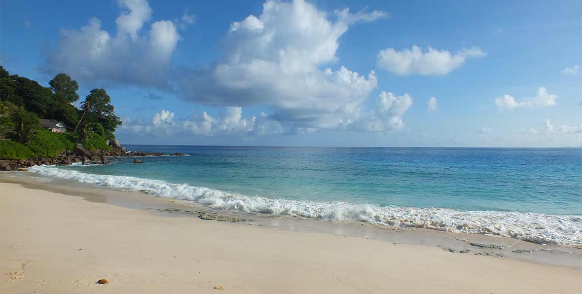 Carana Beach Hotel Seychelles - arenatours.com