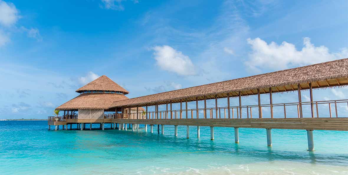 muelle y playa de Reethi Faaru Resort