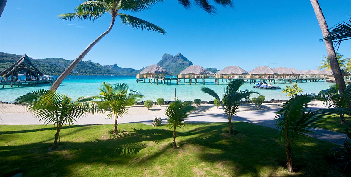 vistas a la laguna de Bora Bora Pearl Beach