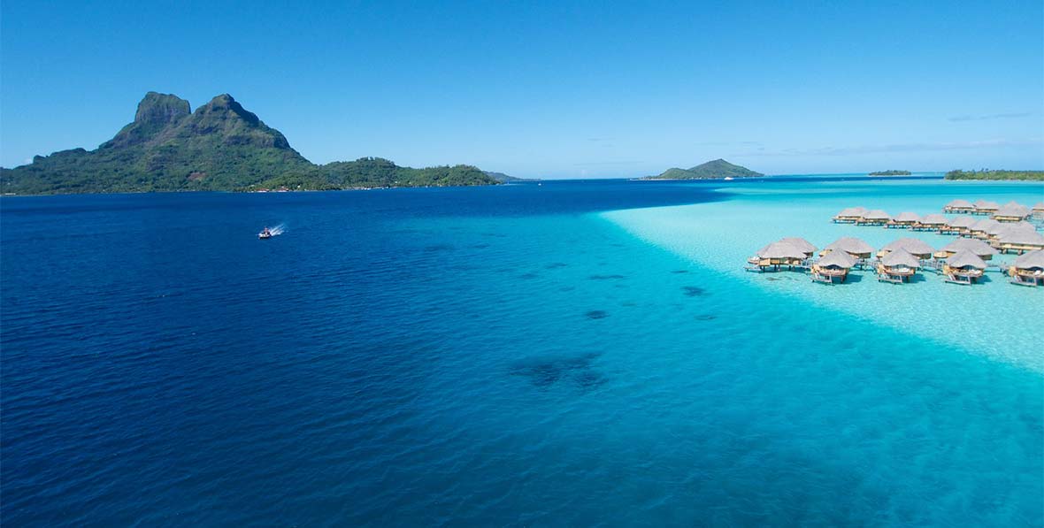 vista a la montaña desde Bora Bora Pearl Beach Resort & Spa