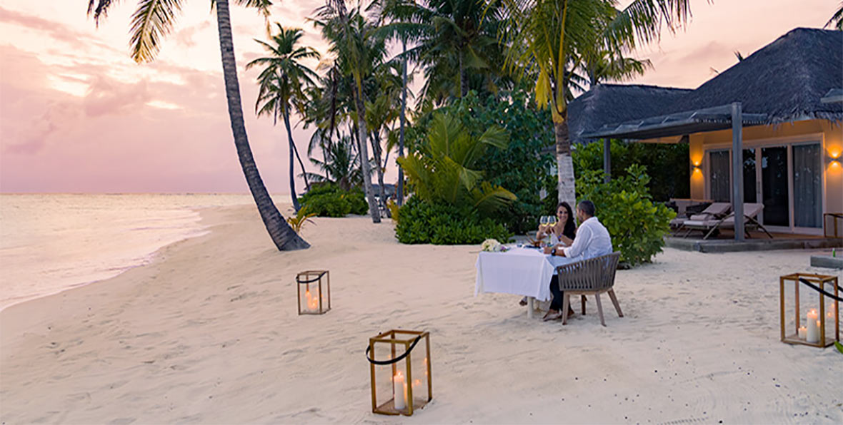 Baglioni Maldives Beach Dining - arenatours.com