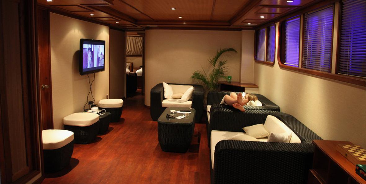 Anastasia Luxury Yacht - arenatours.com