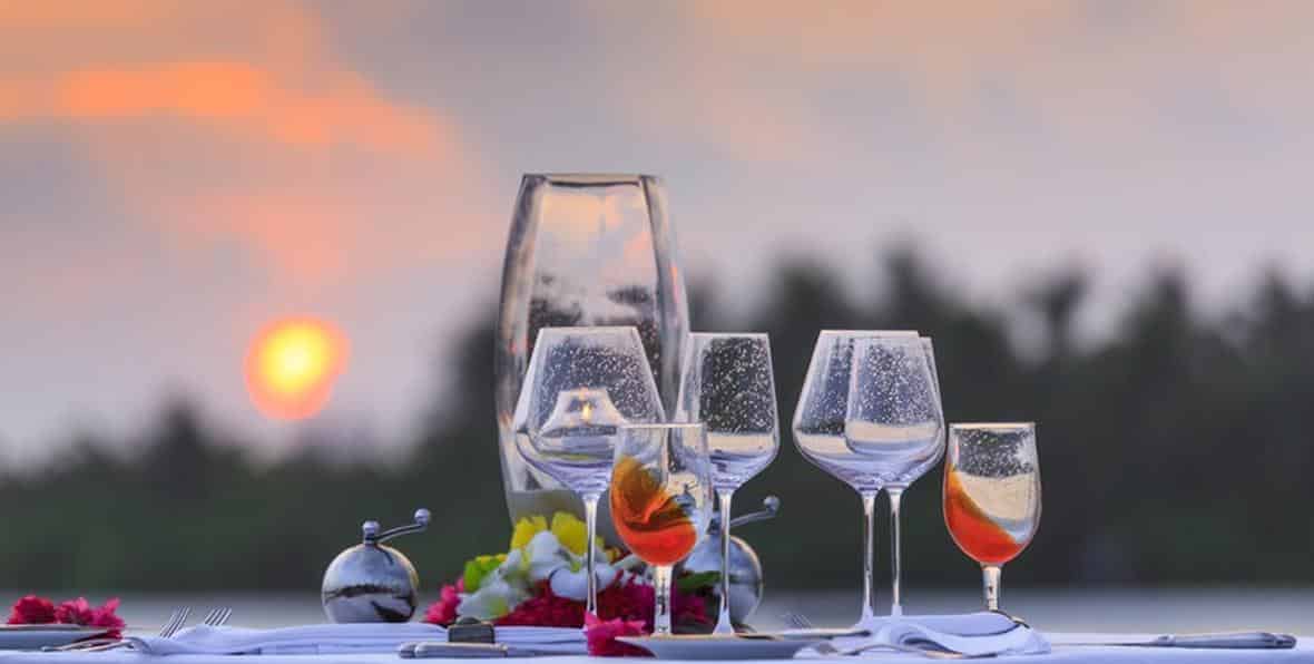 cena romantica en Naladhu Maldives